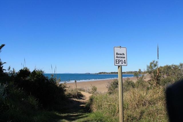 Beachfront Fisherman'S Emu Park Exterior photo